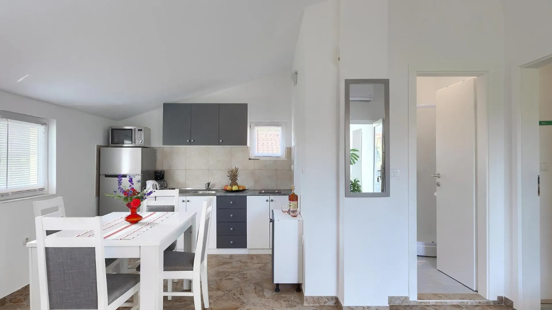 Apartment Mirjana Μεντουλίν